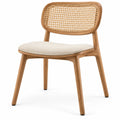 Silla con respaldo con detalles de entramado, beige y marrón